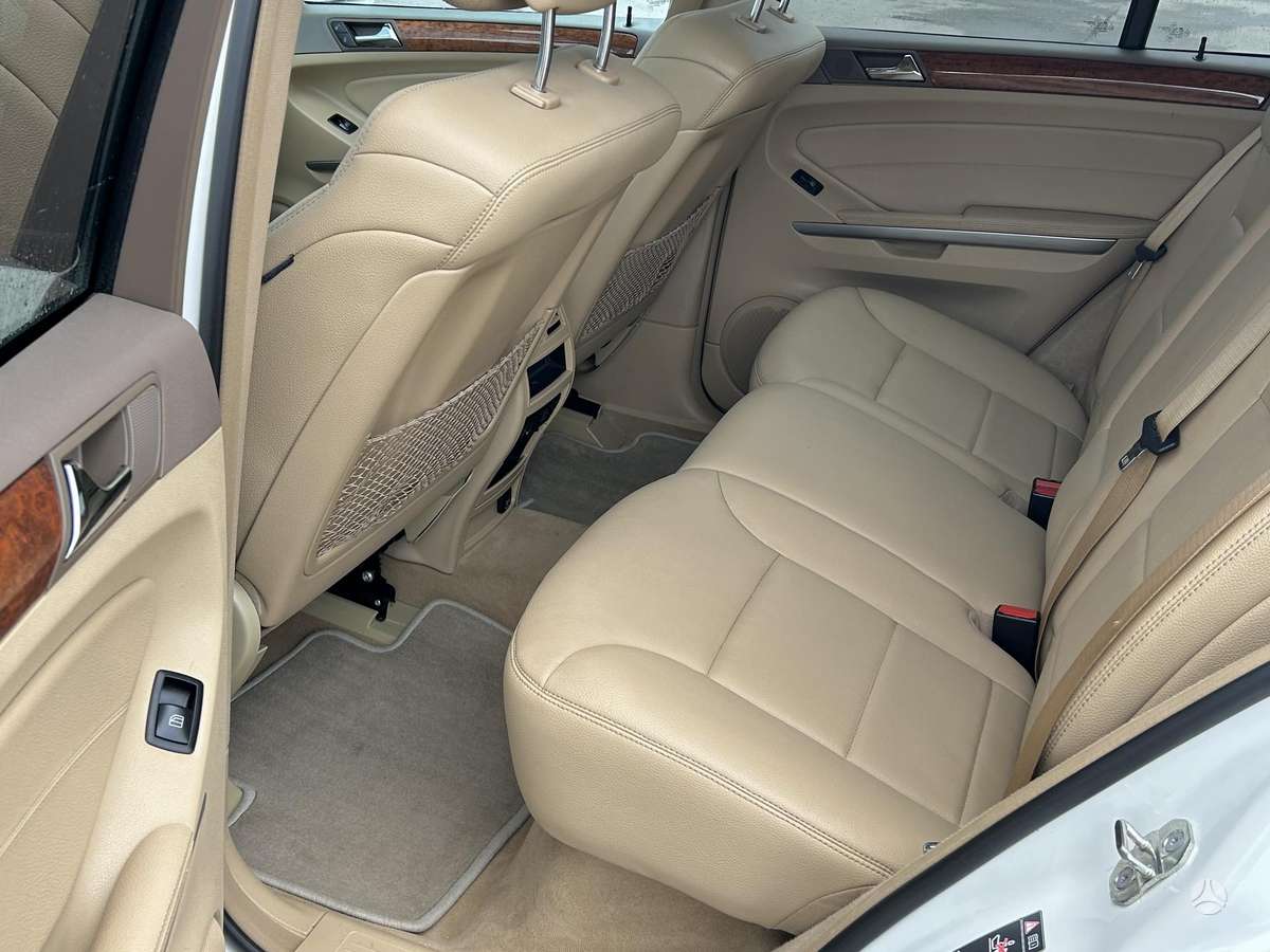 Mercedes-Benz ML320 2010 — photo 15