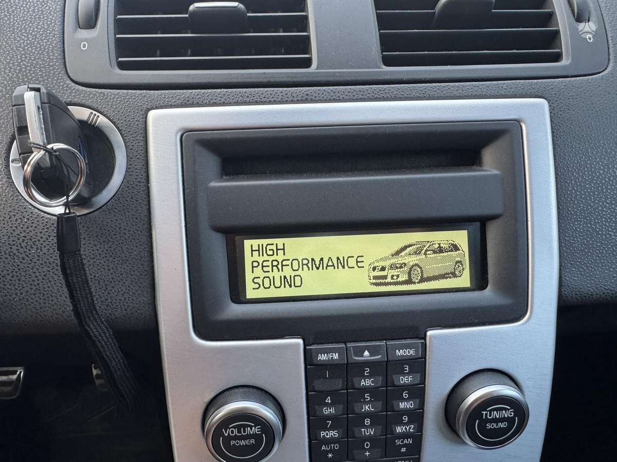 Volvo V50 2011 — photo 11