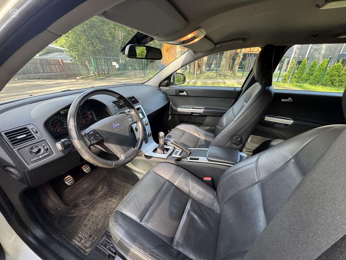 Volvo V50 2011 — photo 5