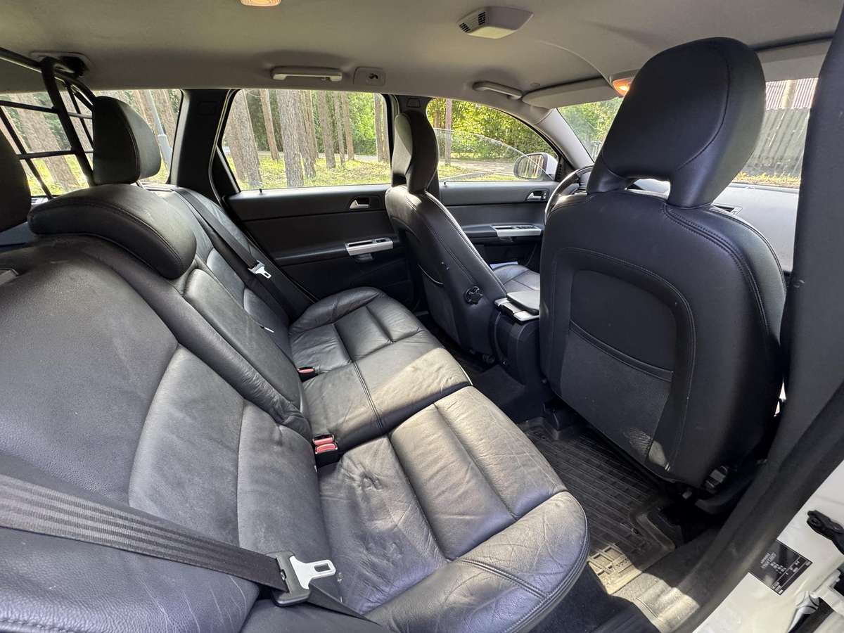 Volvo V50 2011 — photo 8