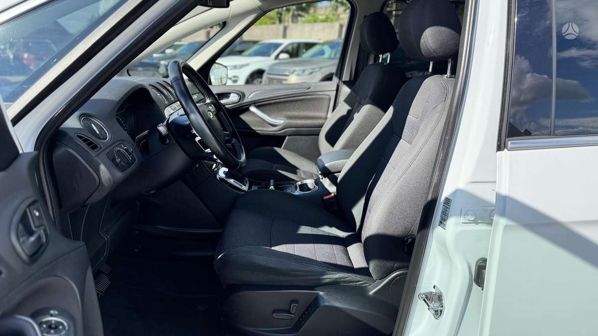Ford S-MAX 2014 — photo 11
