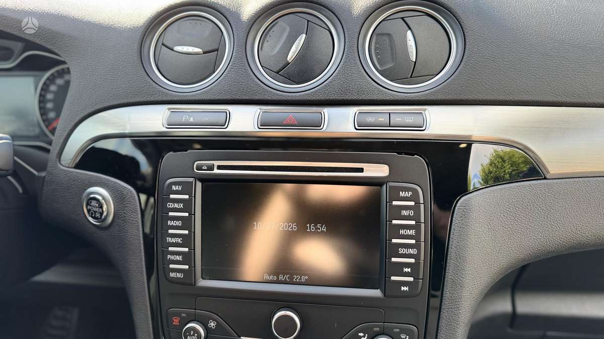 Ford S-MAX 2014 — photo 22