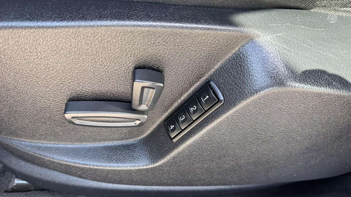 Ford S-MAX 2014 — photo 26