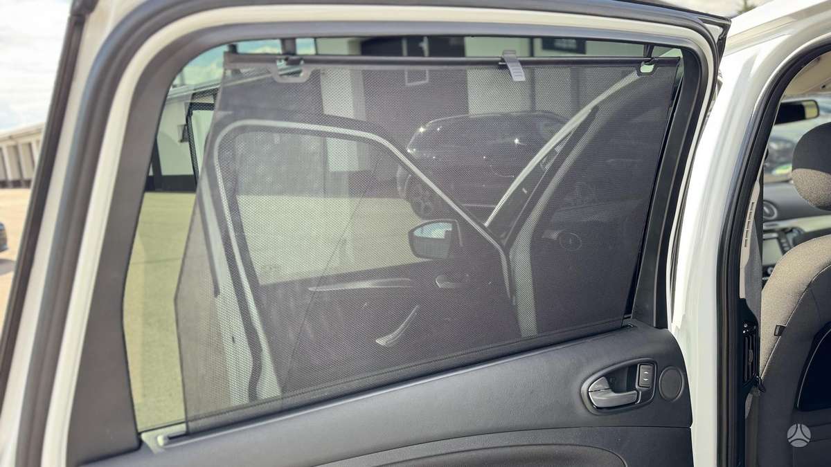 Ford S-MAX 2014 — photo 27