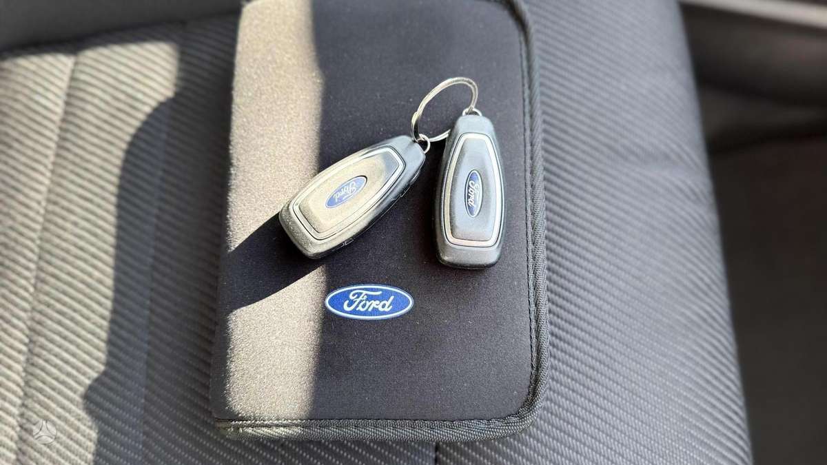 Ford S-MAX 2014 — photo 34