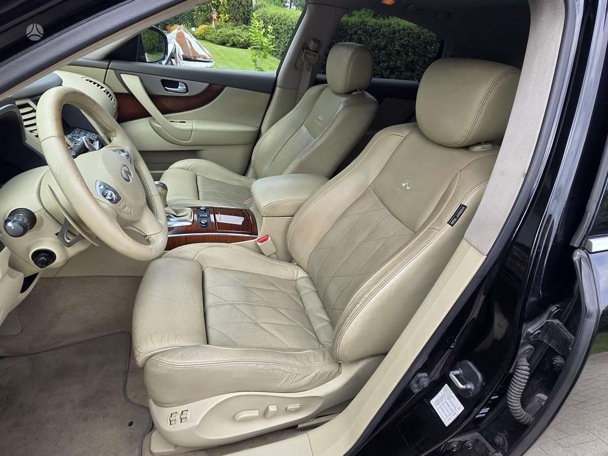 Infiniti FX30 2013 — photo 11