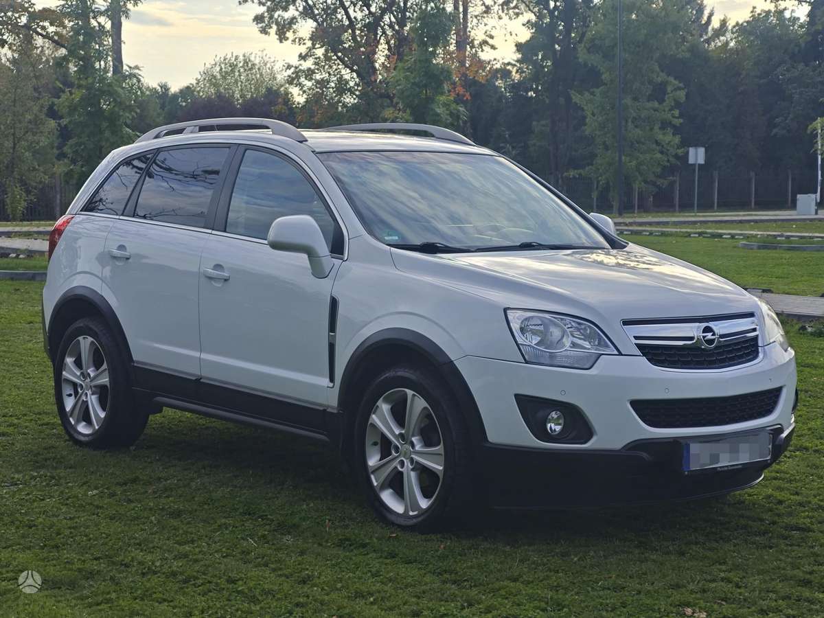 Opel Antara 2011 — rear view