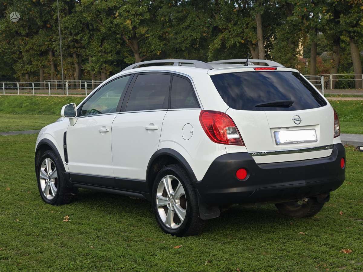 Opel Antara 2011 — interior