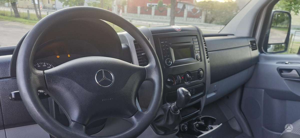 Mercedes-Benz Sprinter 2011 — photo 14