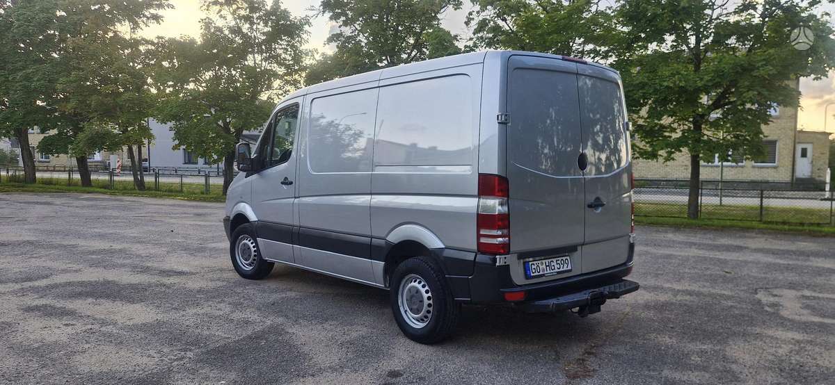 Mercedes-Benz Sprinter 2011 — engine 2143 cm³, 129 HP (95kW)
