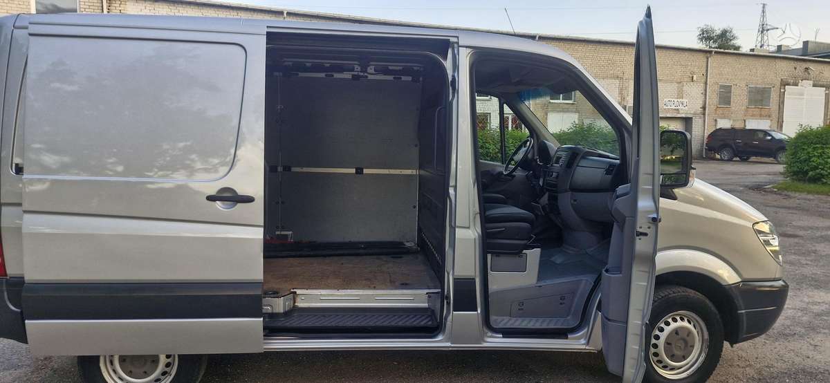 Mercedes-Benz Sprinter 2011 — photo 5