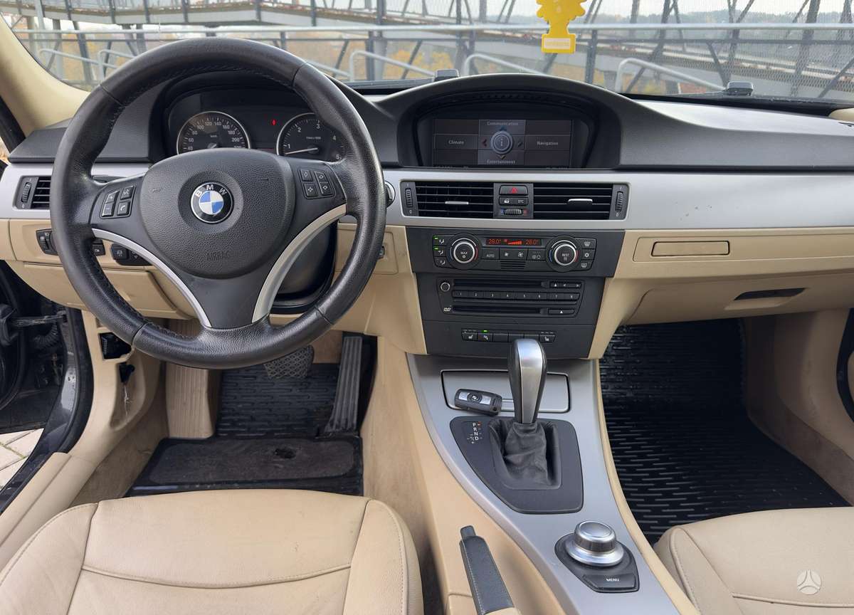 BMW 325 2008 — photo 11