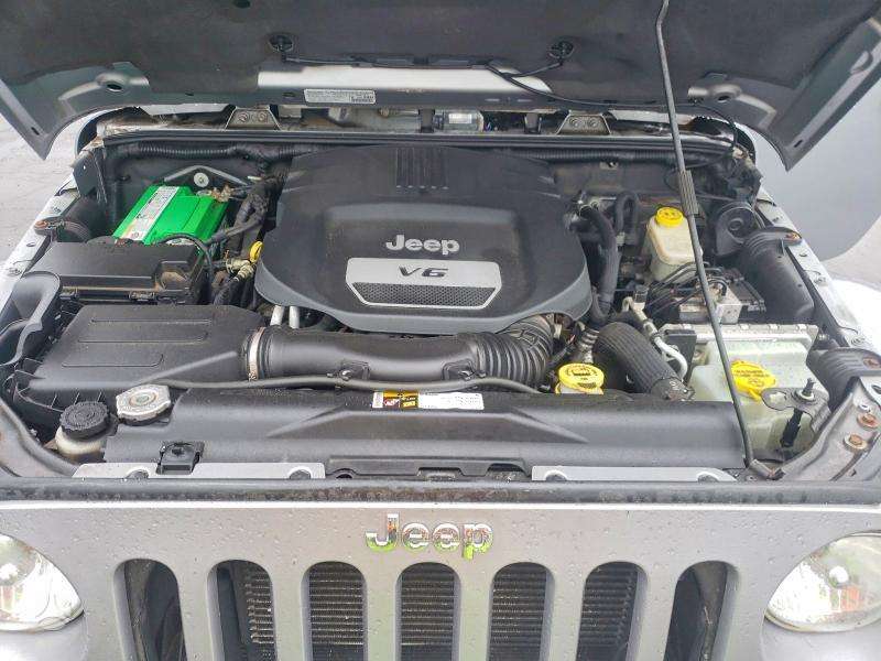 Jeep Wrangler 2014 — photo 12
