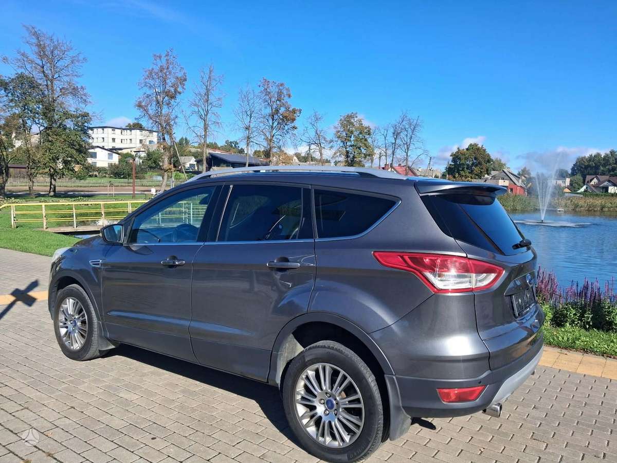 Ford Kuga 2014 — салон