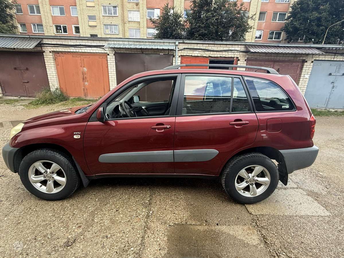Toyota RAV4, 2004