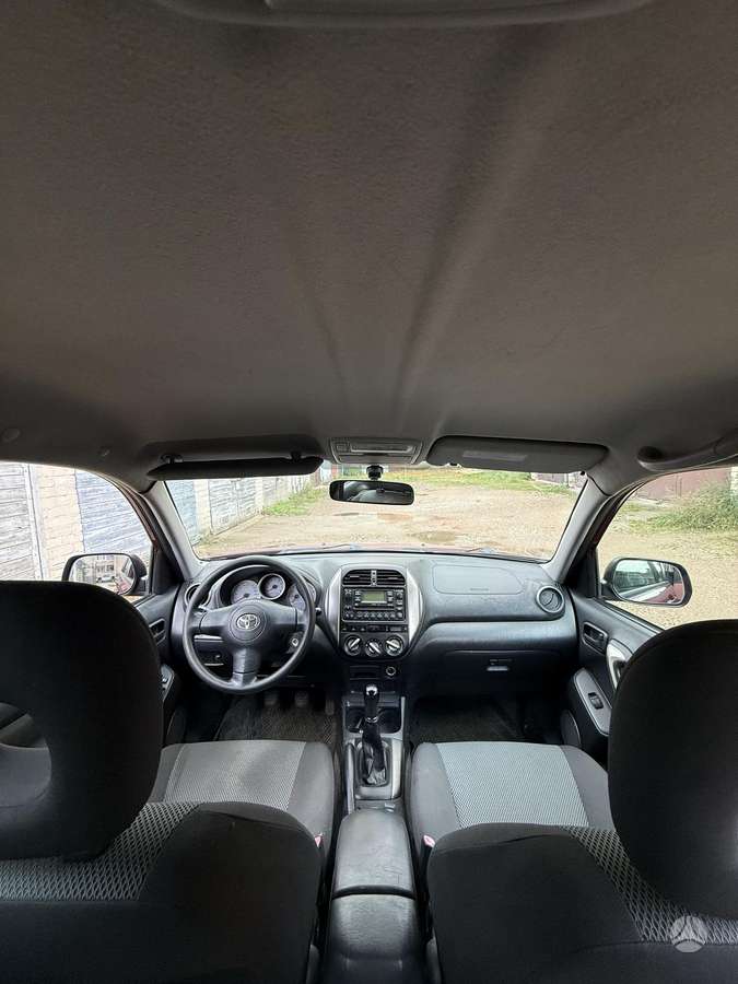 Toyota RAV4 2004 — photo 5