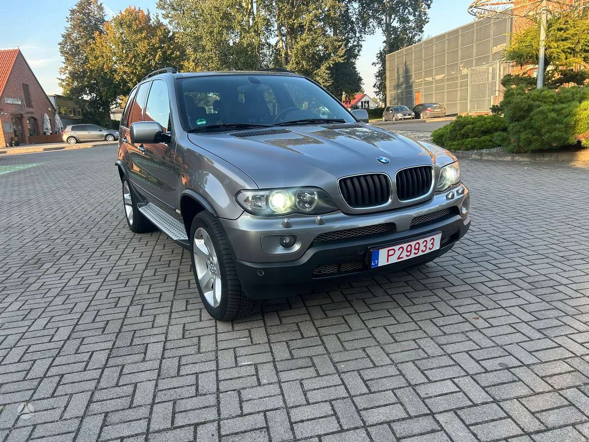 BMW X5 2006 — вигляд ззаду