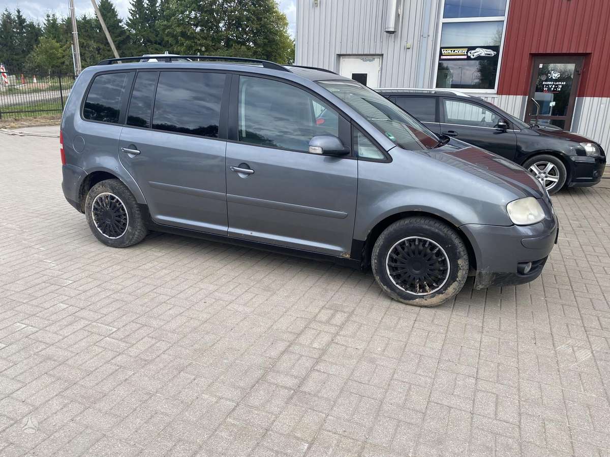 Volkswagen Touran, 2004
