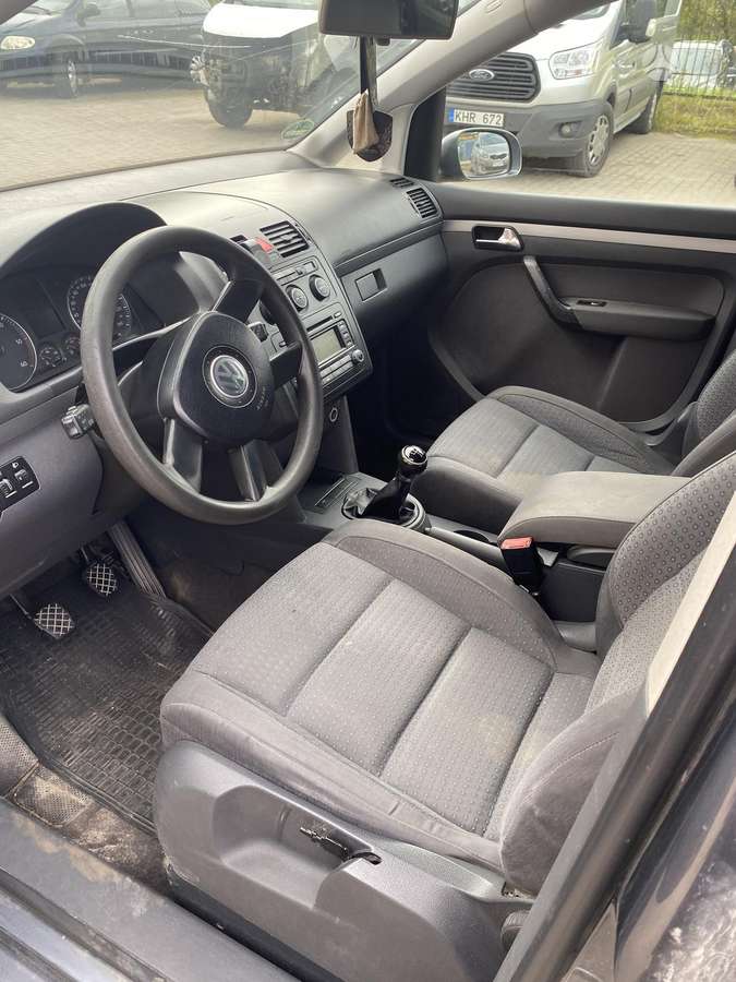 Volkswagen Touran 2004 — photo 8