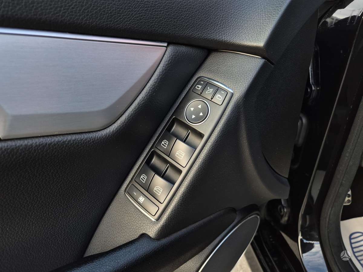 Mercedes-Benz C220 2013 — photo 21