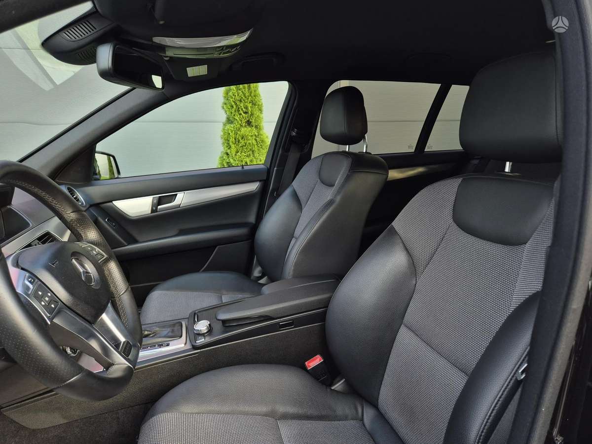 Mercedes-Benz C220 2013 — photo 23