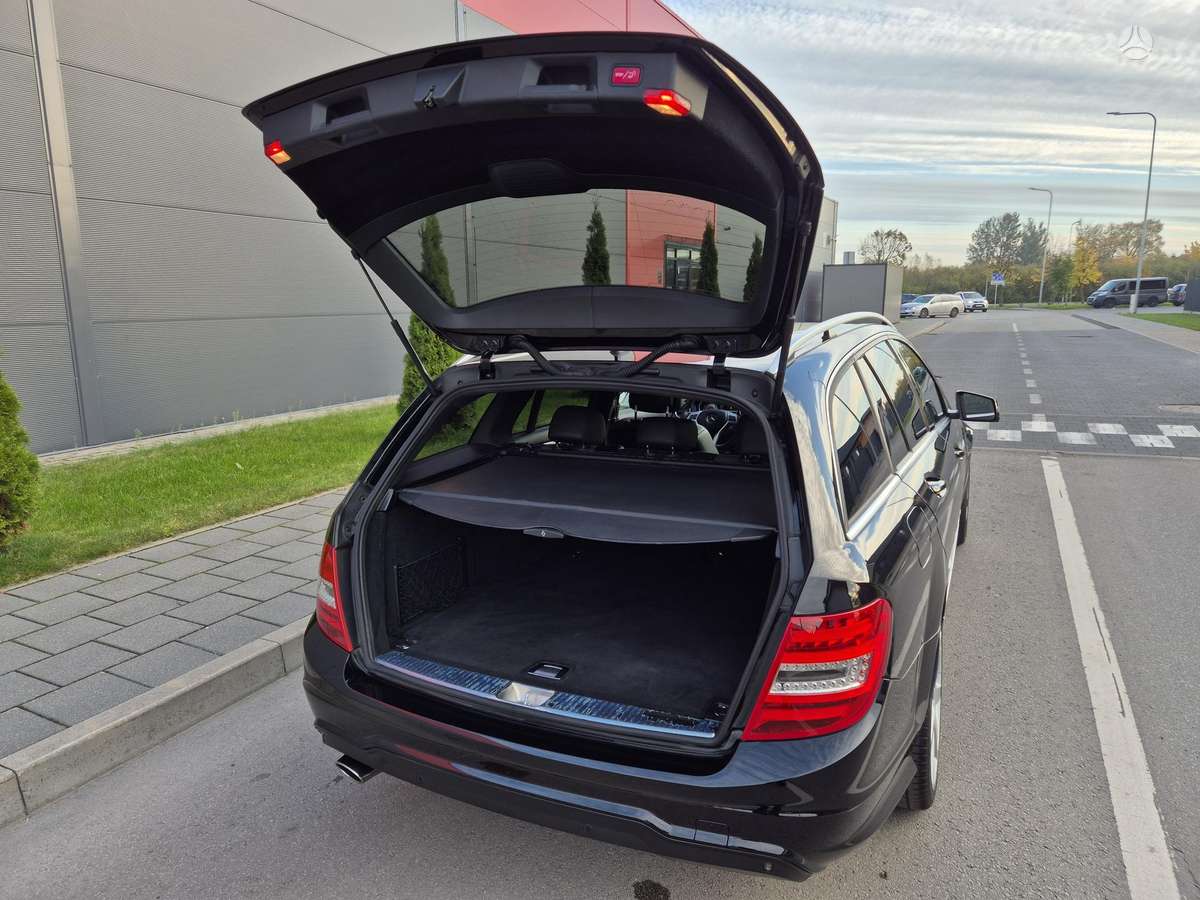 Mercedes-Benz C220 2013 — photo 26