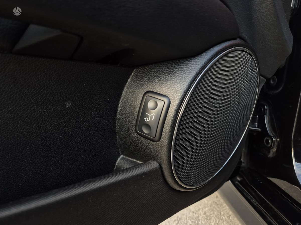 Mercedes-Benz C220 2013 — photo 36