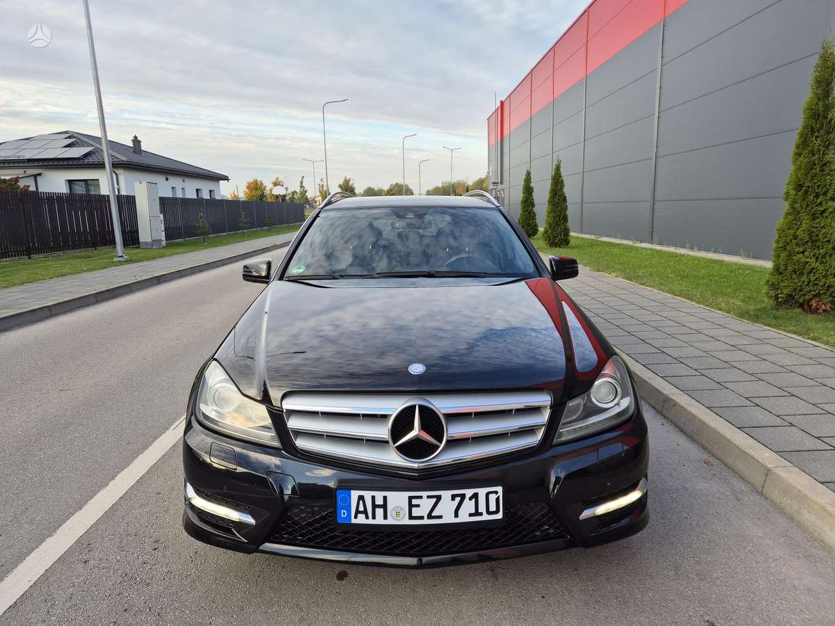 Mercedes-Benz C220 2013 — photo 7