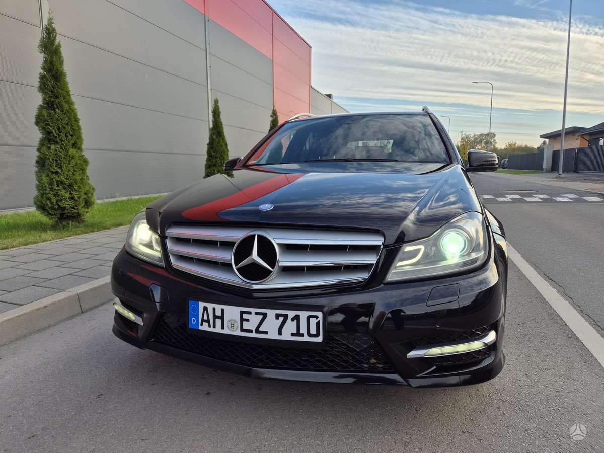 Mercedes-Benz C220 2013 — photo 9