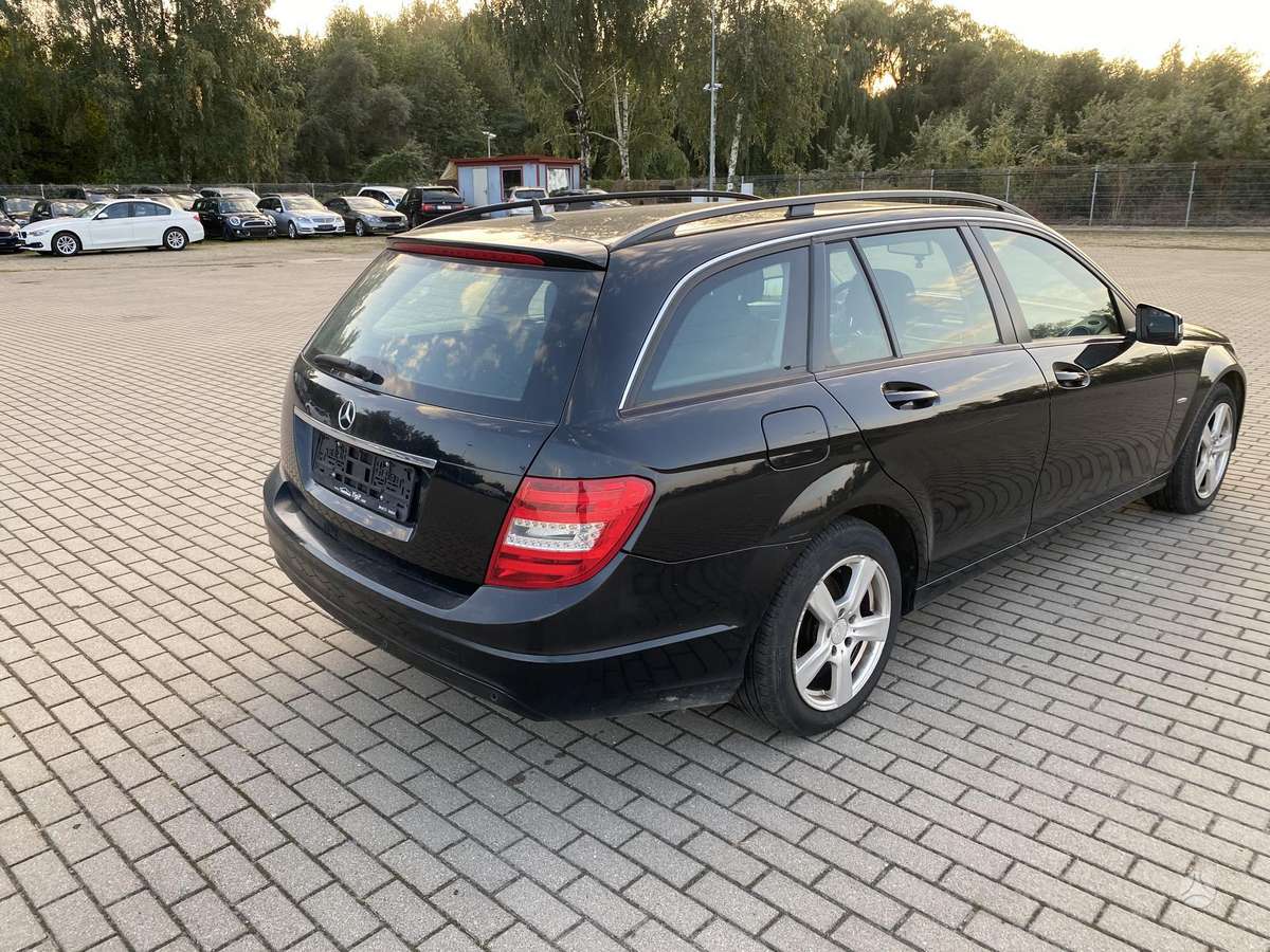 Mercedes-Benz C200 2011 — двигун 136 HP (100kW)