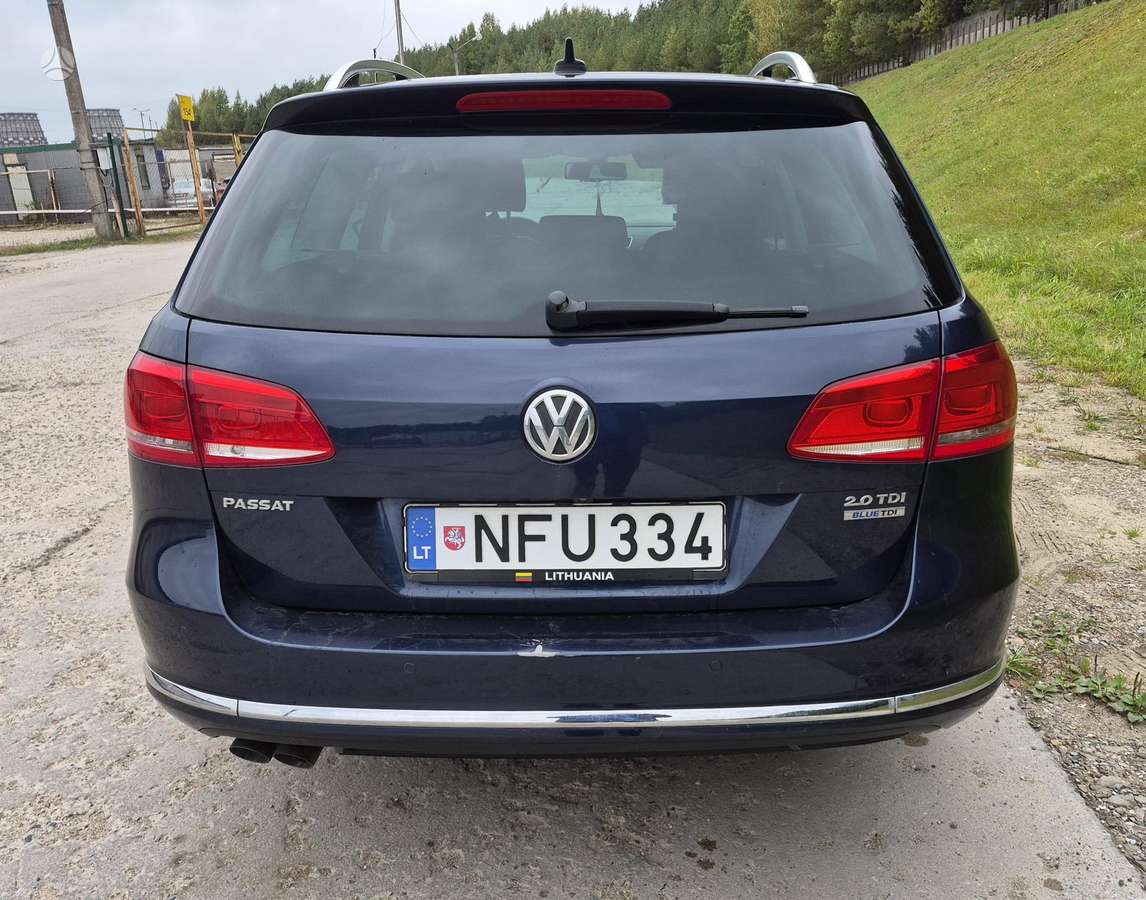 Volkswagen Passat 2012 — двигун 1968 cm³, 140 HP (103kW)