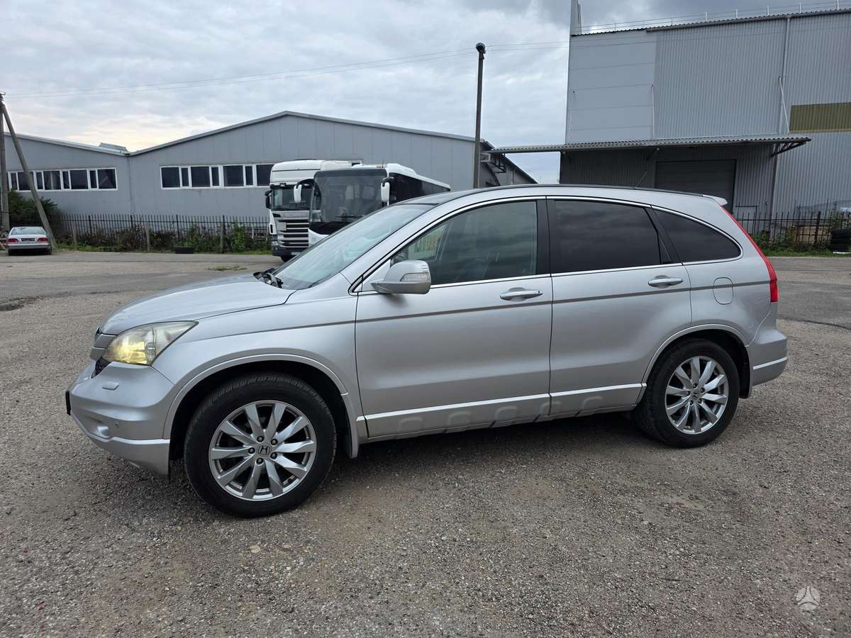 Honda CR-V 2011 — двигун 2199 cm³, 150 HP (110kW)