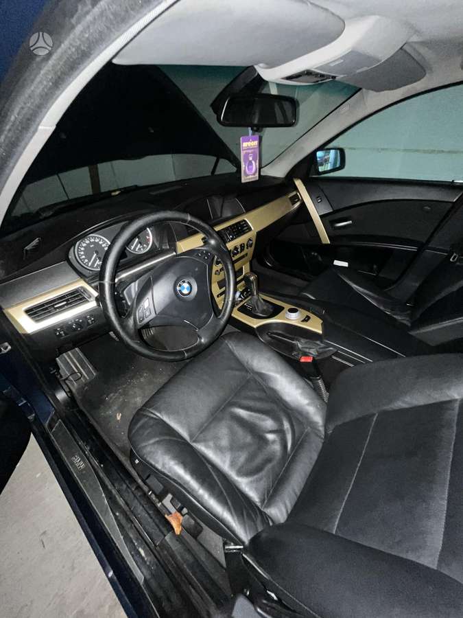 BMW 525 2005 — двигун 2497 cm³, 177 HP (130kW)