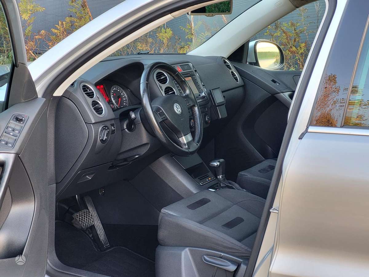 Volkswagen Tiguan 2010 — photo 19