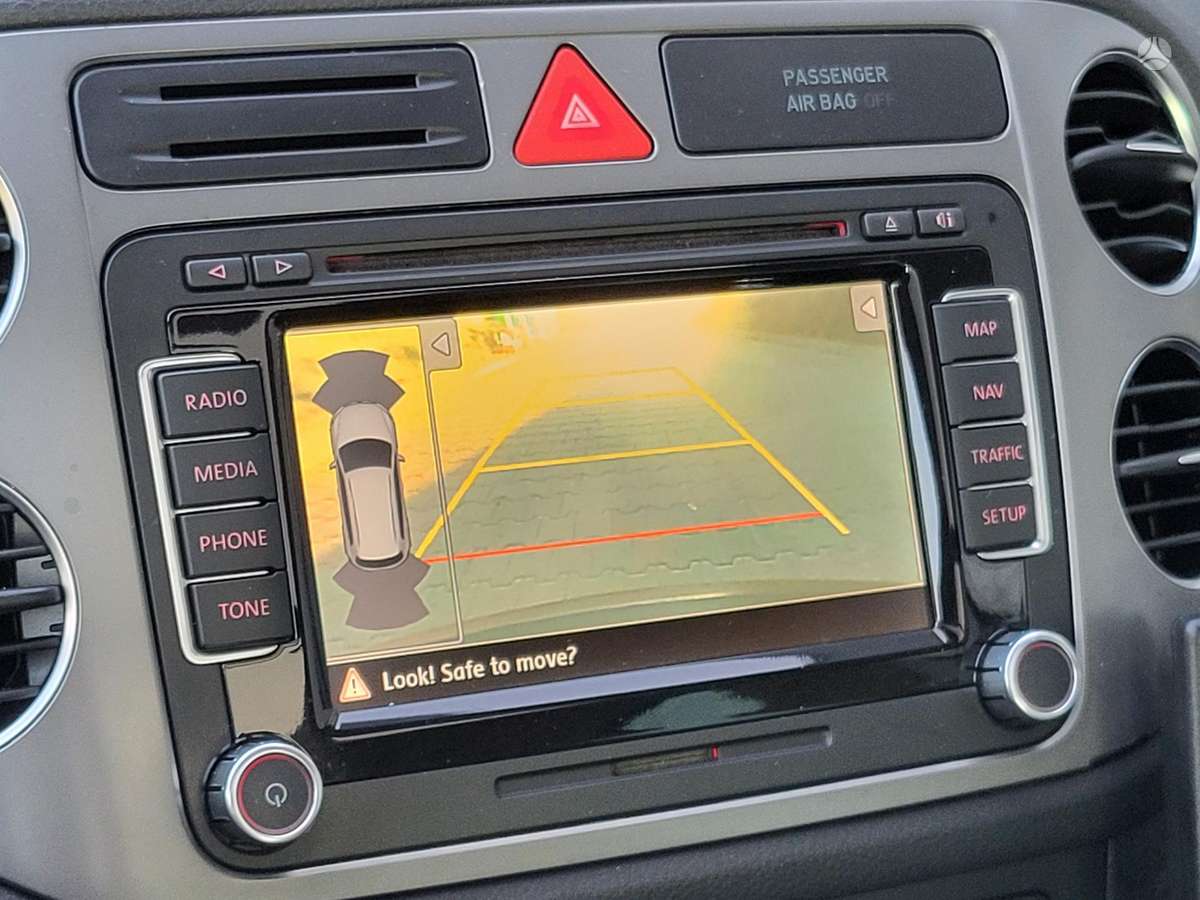 Volkswagen Tiguan 2010 — photo 22