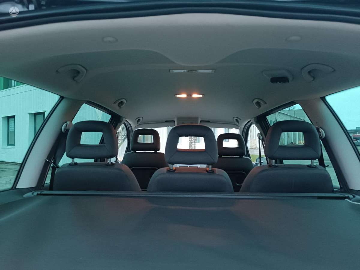 Seat Alhambra 2010 — photo 18