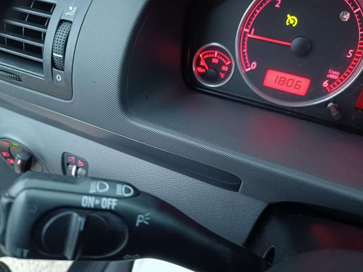 Seat Alhambra 2010 — photo 21