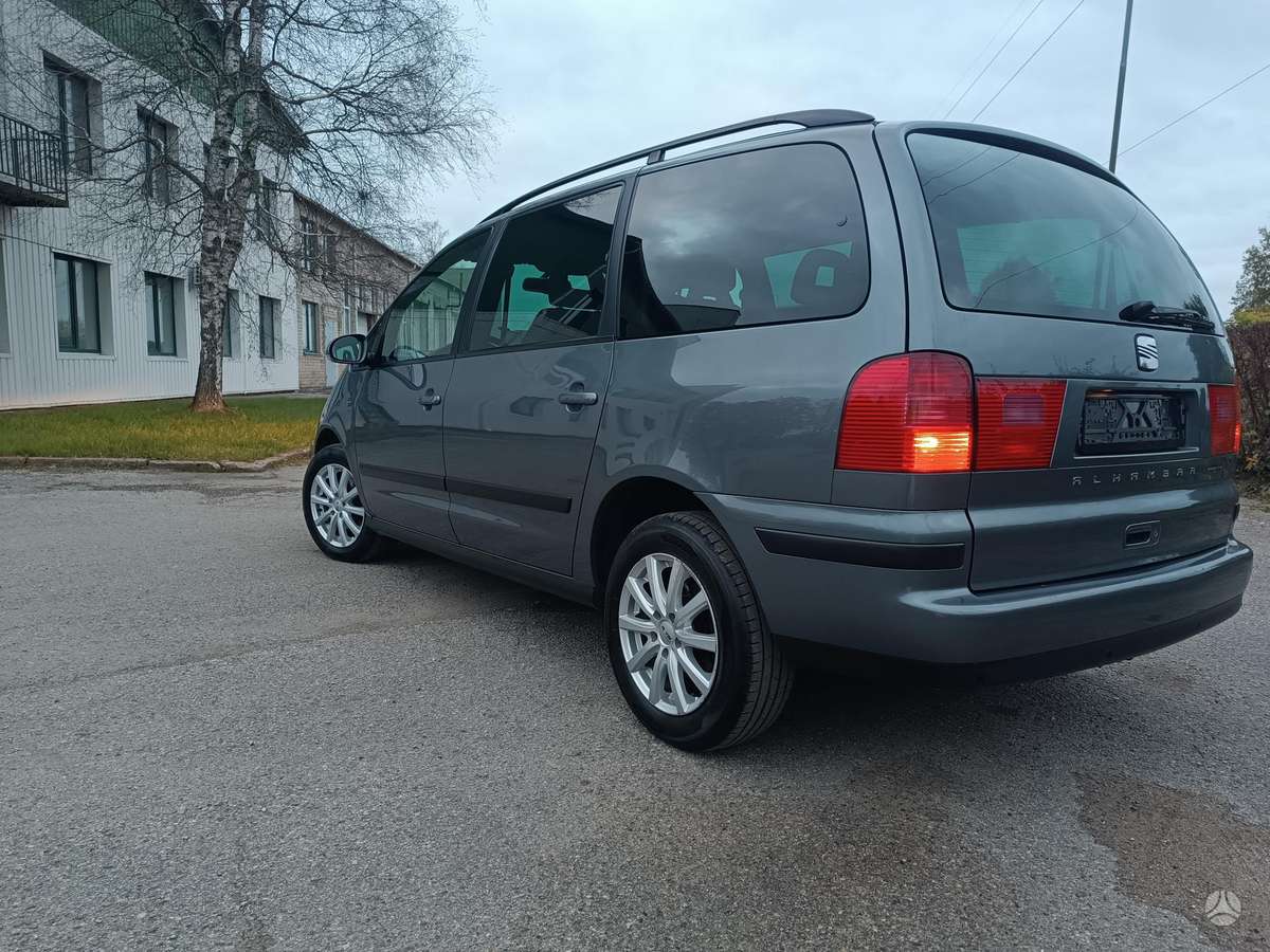 Seat Alhambra 2010 — photo 7