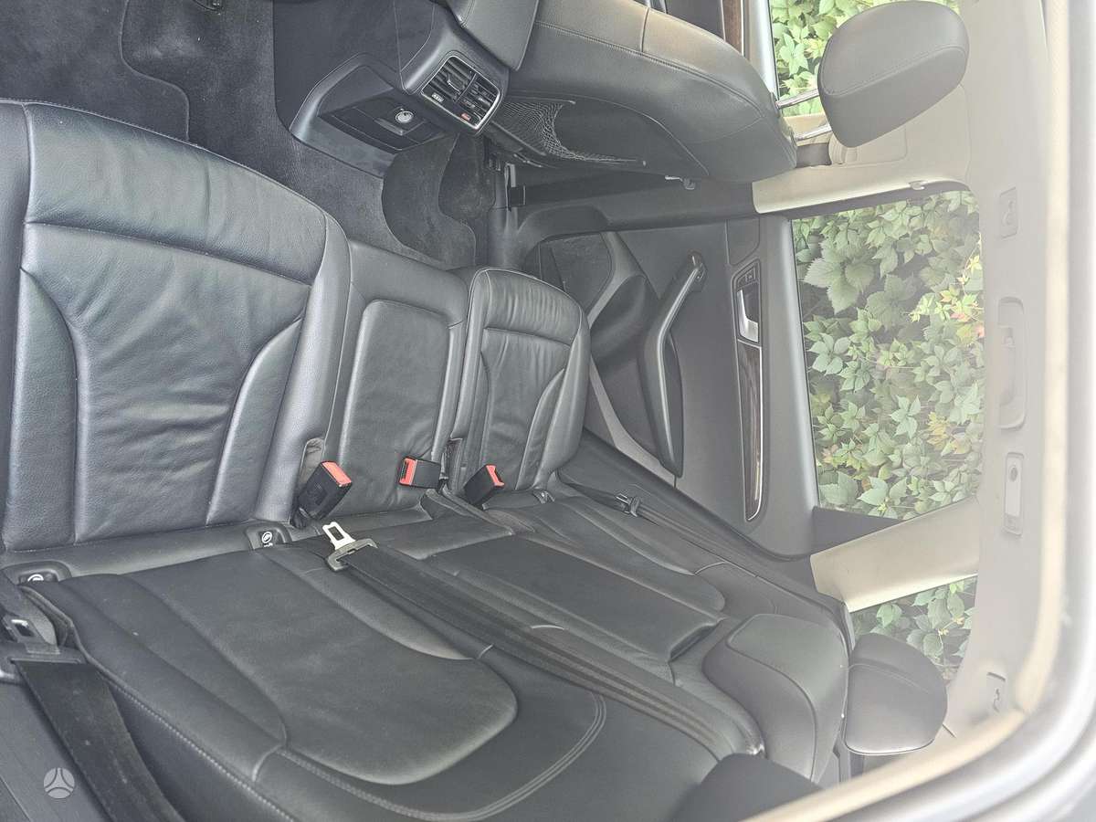 Audi Q5 2011 — photo 10
