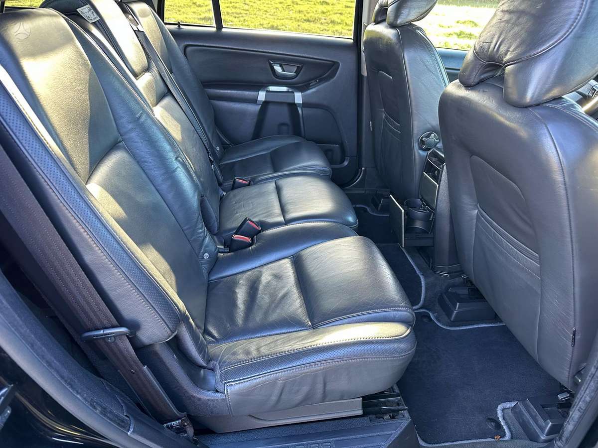 Volvo XC90 2009 — двигун 2401 cm³, 185 HP (136kW)