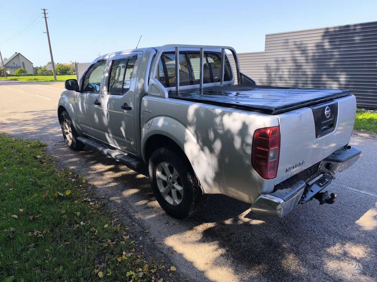 Nissan Navara 2014 — engine 2488 cm³, 174 HP (128kW)