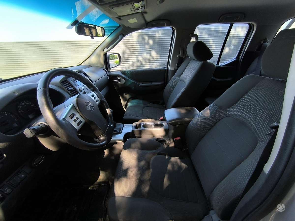 Nissan Navara 2014 — photo 9