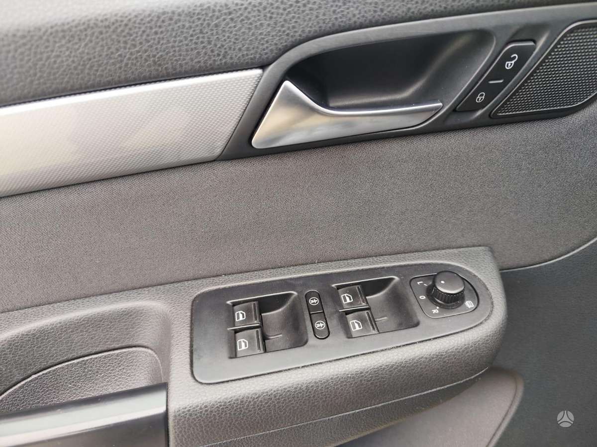 Volkswagen Sharan 2012 — photo 13