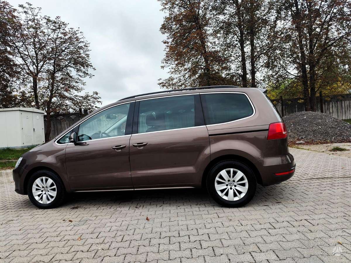 Volkswagen Sharan 2012 — photo 15