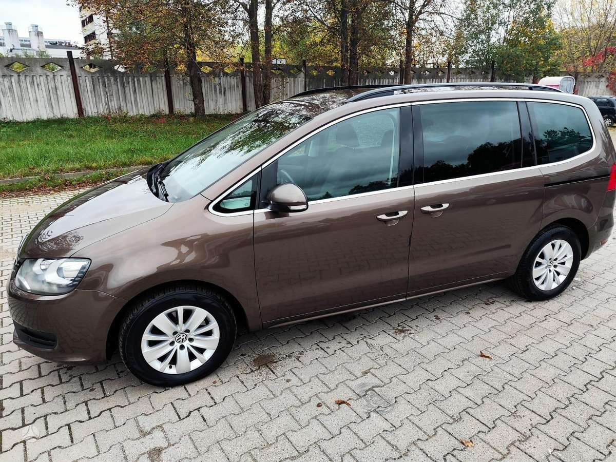 Volkswagen Sharan 2012 — photo 17