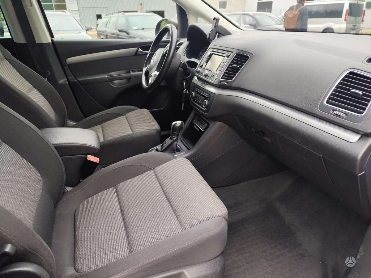 Volkswagen Sharan 2012 — engine 2000 cm³, 140 HP (103kW)