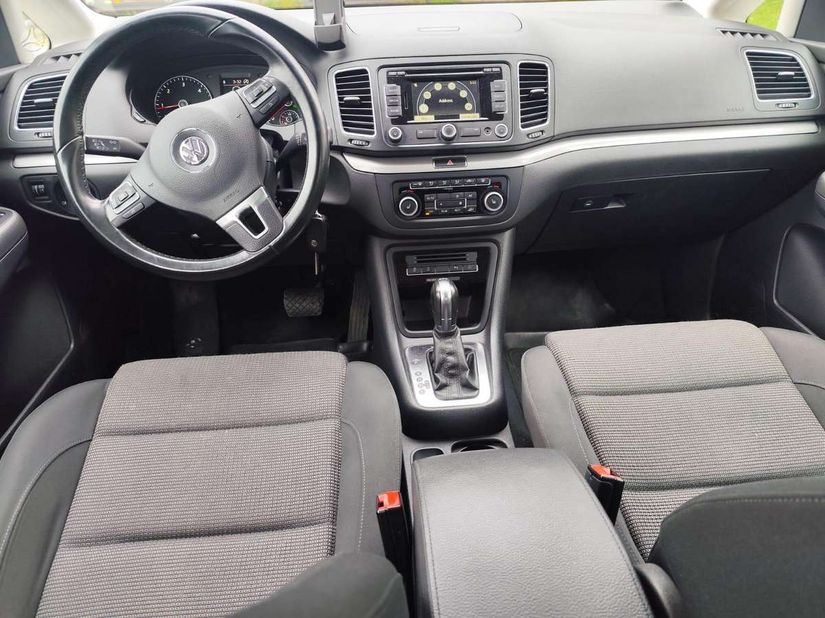 Volkswagen Sharan 2012 — photo 5