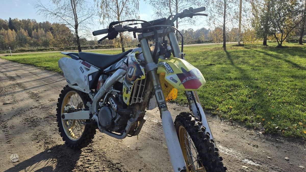 Suzuki RMZ 2012 — engine 449 cm³
