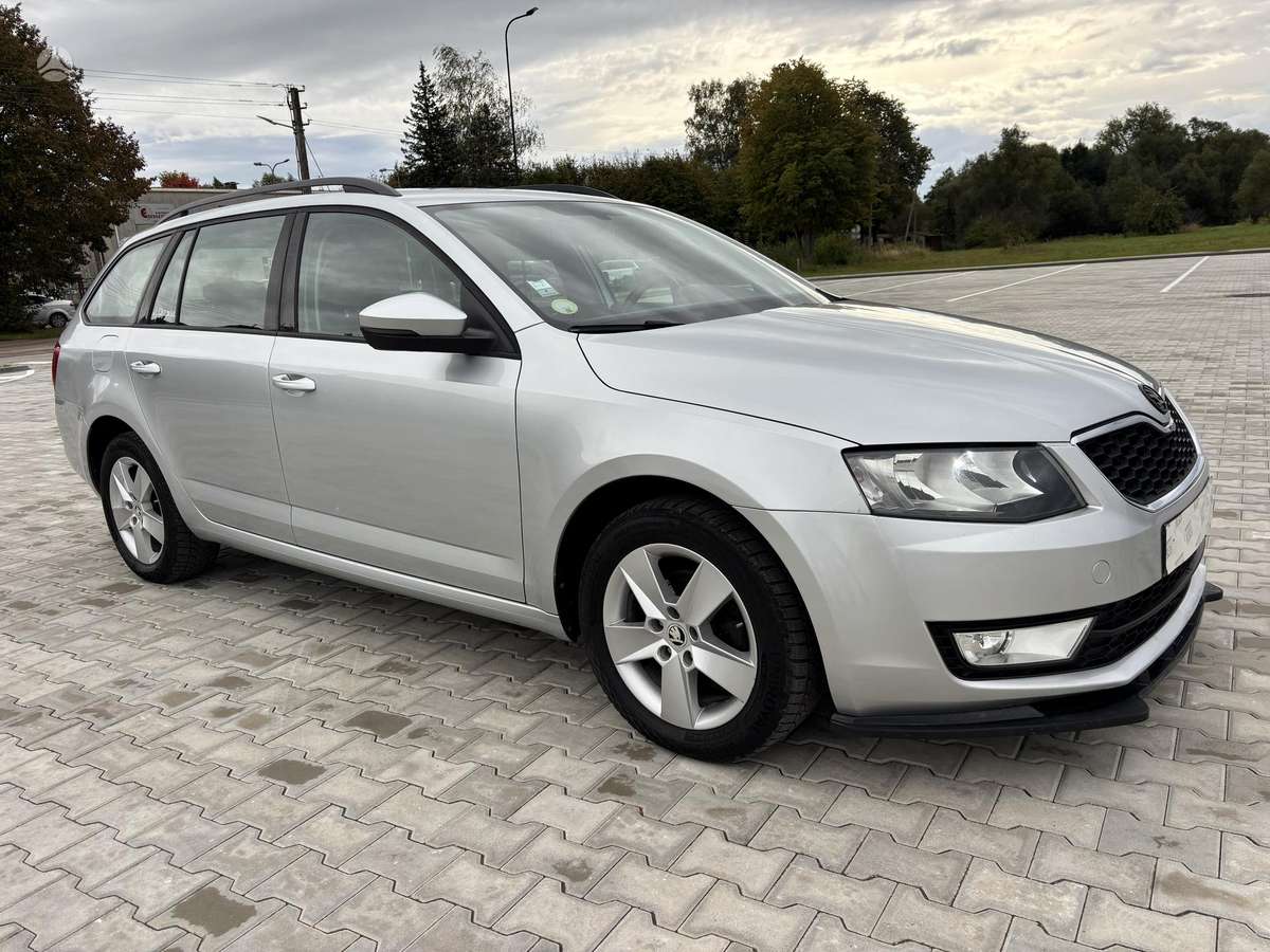 Skoda Octavia 2015 — interior