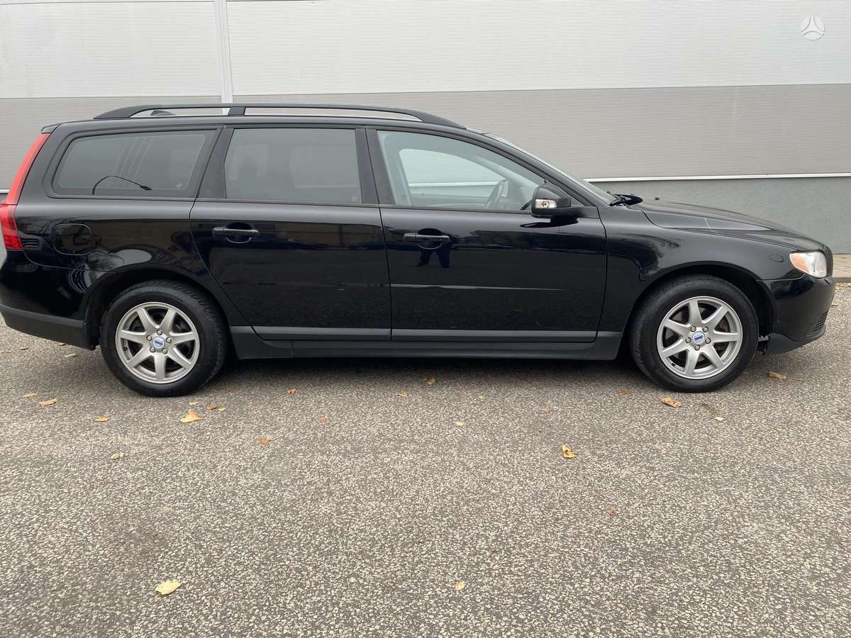 Volvo V70 2010 — двигун 1997 cm³, 136 HP (100kW)
